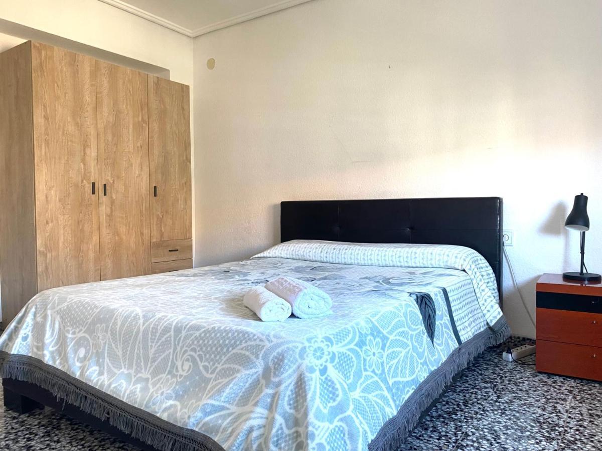 Private Room In Shared Apartment Valencia Workstay Valência Exterior foto