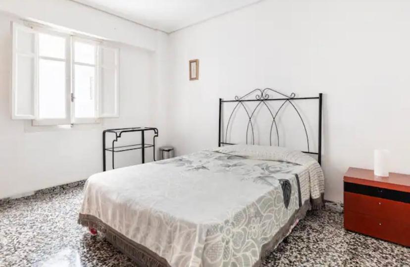Private Room In Shared Apartment Valencia Workstay Valência Exterior foto