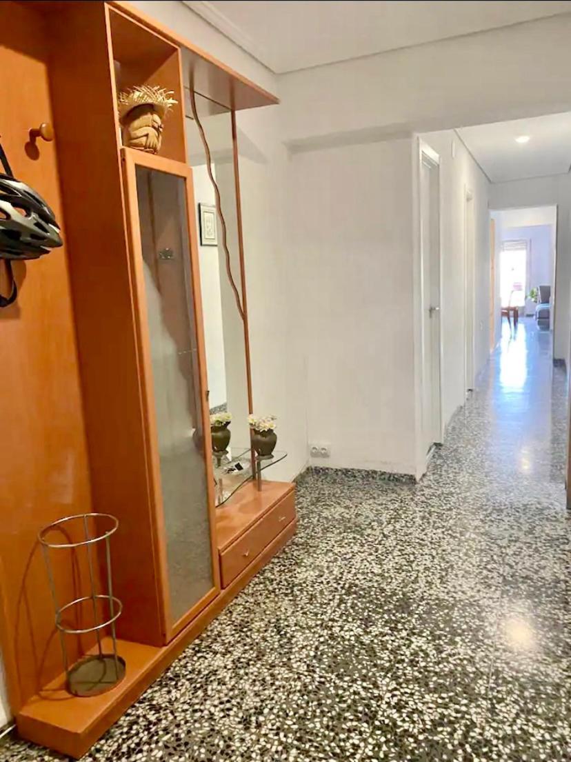 Private Room In Shared Apartment Valencia Workstay Valência Exterior foto