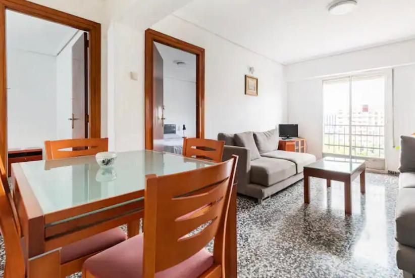 Private Room In Shared Apartment Valencia Workstay Valência Exterior foto