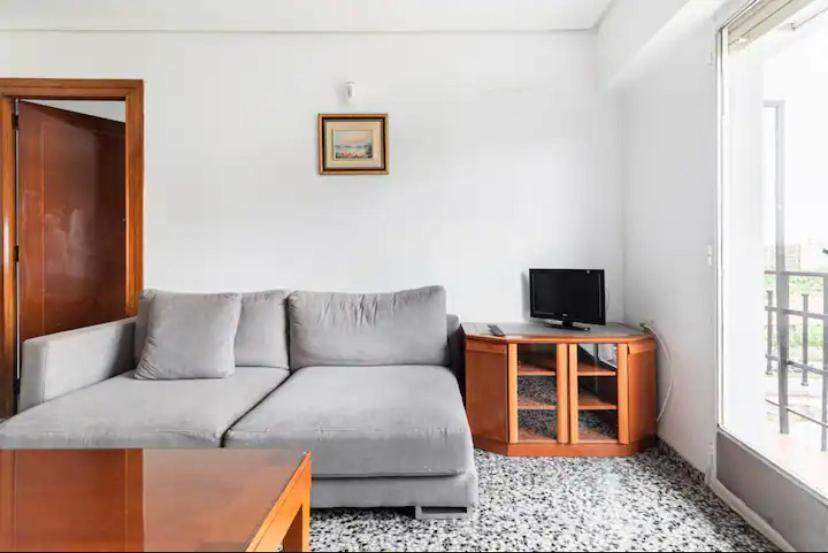 Private Room In Shared Apartment Valencia Workstay Valência Exterior foto