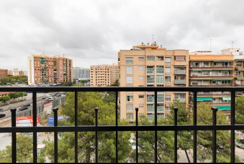 Private Room In Shared Apartment Valencia Workstay Valência Exterior foto