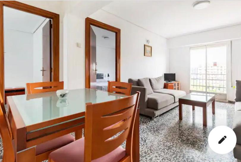 Private Room In Shared Apartment Valencia Workstay Valência Exterior foto